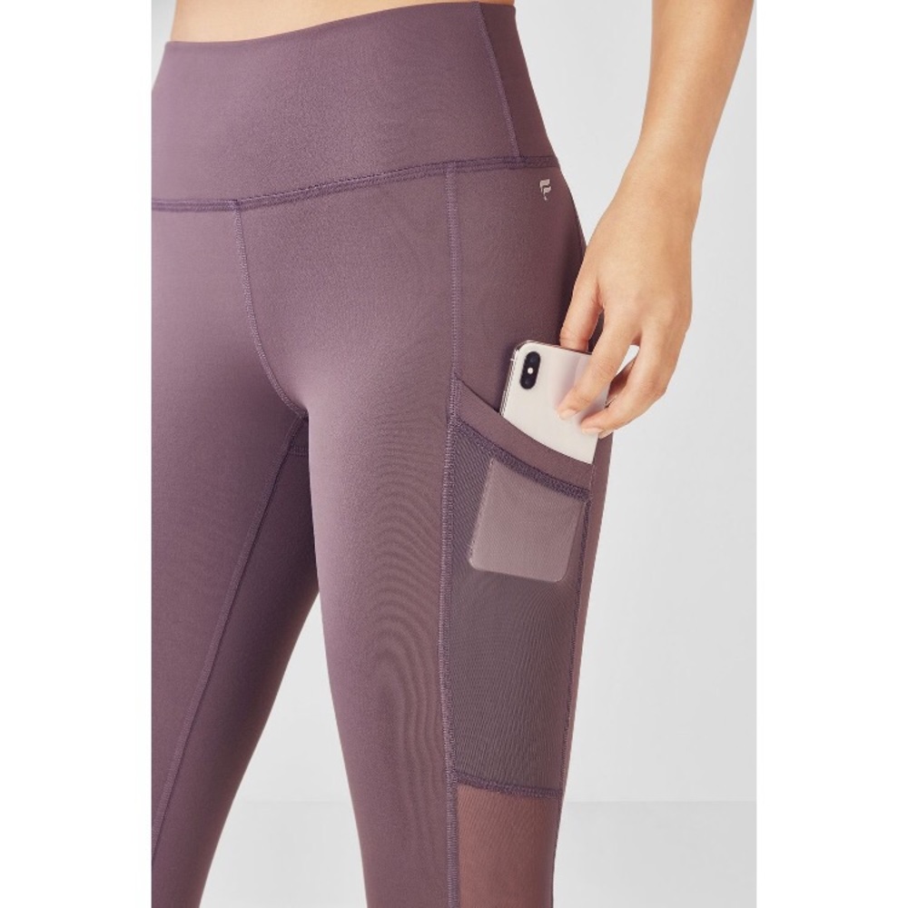 NWT Fabletics Mila High-Waisted Pocket Capri Large
